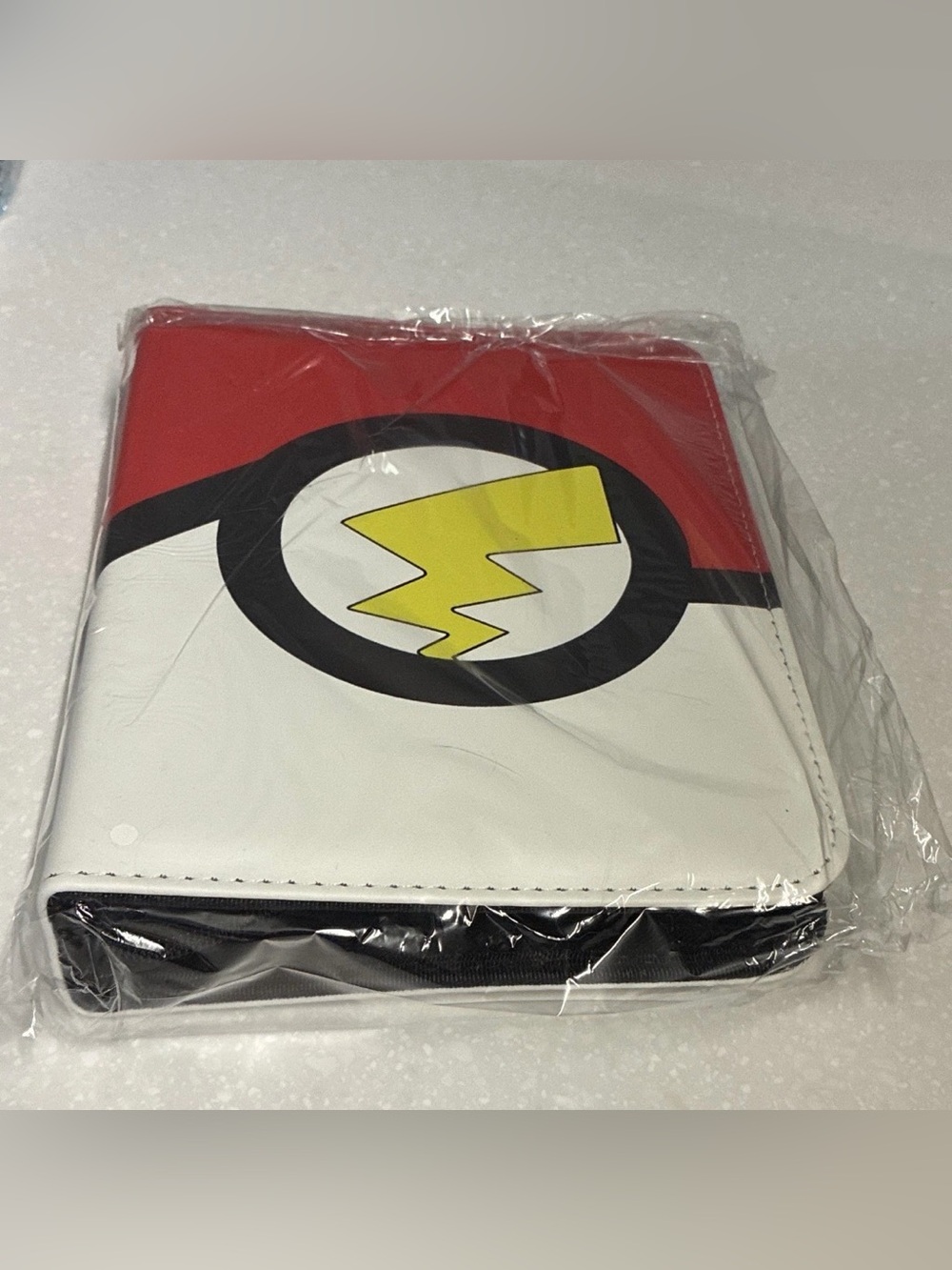 Red & White pokemon binder capacity for 400 cards